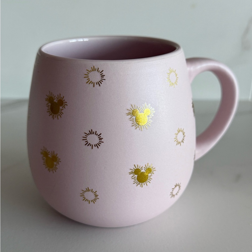 Disney Pink Mug with Gold Mickey Mouse / Minnie Mouse gold icon design